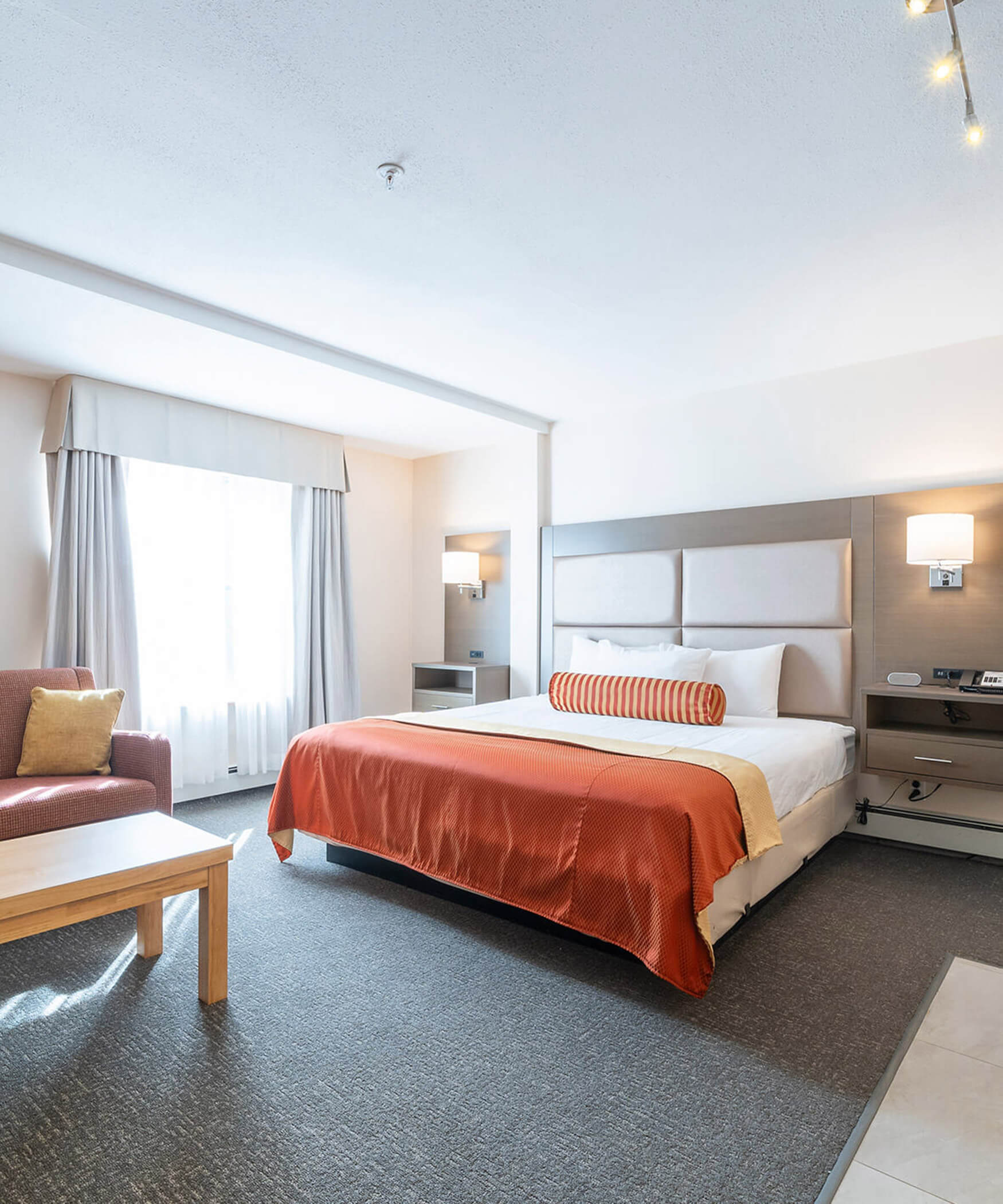 Deluxe Studio with 1 King Size Bed and Queen Size Sofa Bed