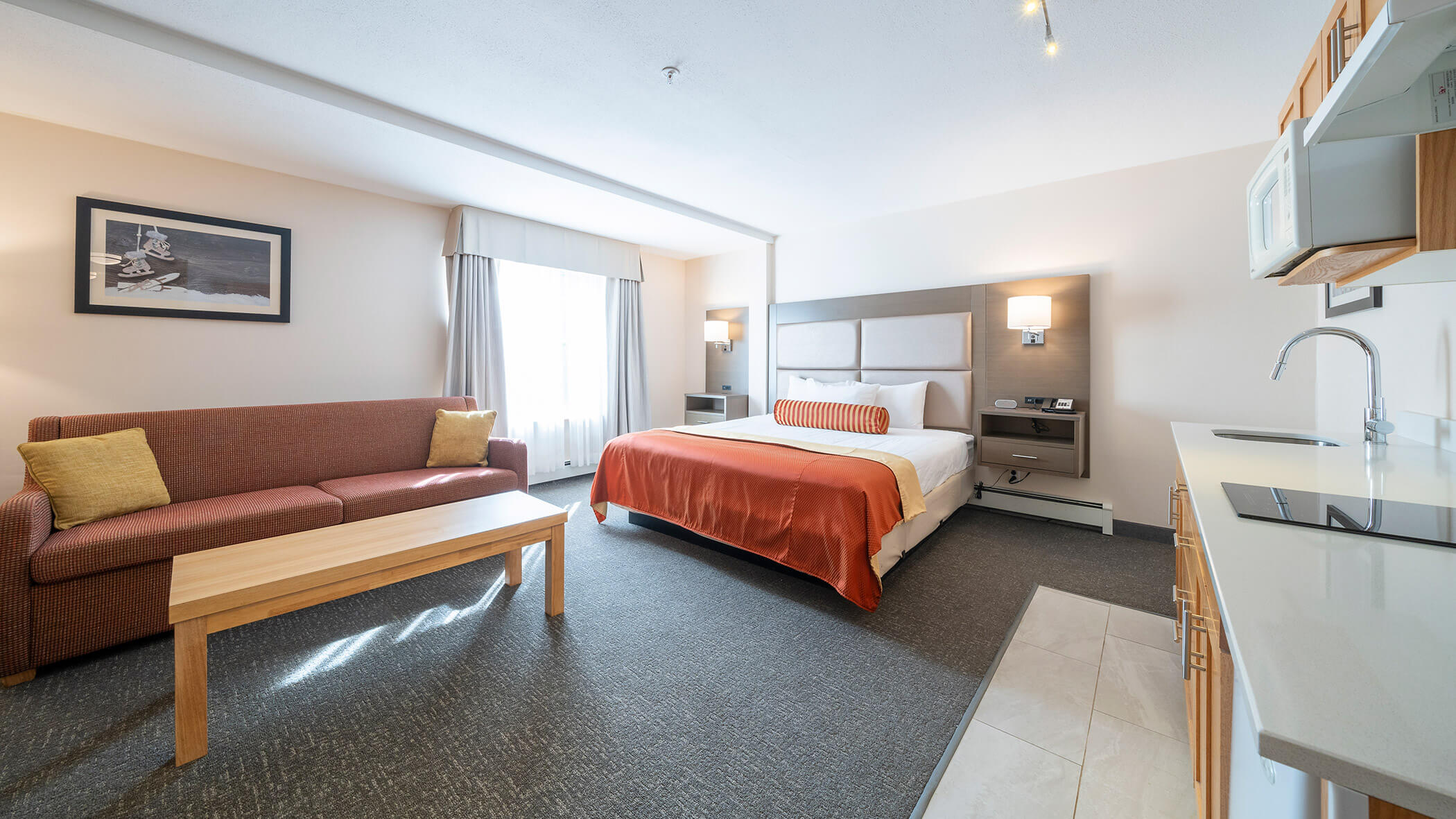 Deluxe Studio with 1 King Size Bed and Queen Size Sofa Bed