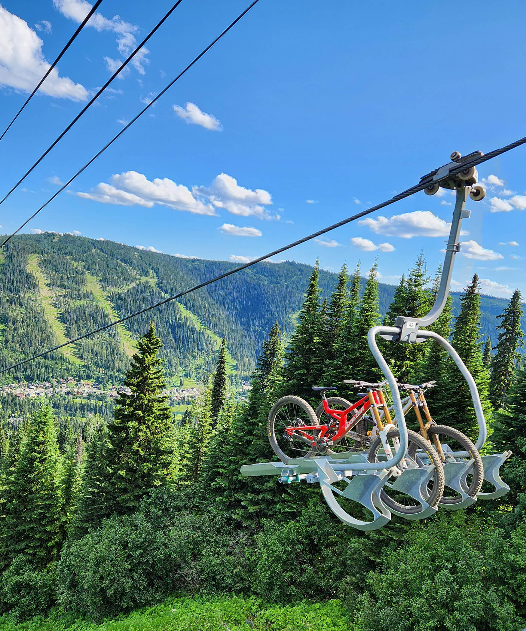 Cable car with bike transport