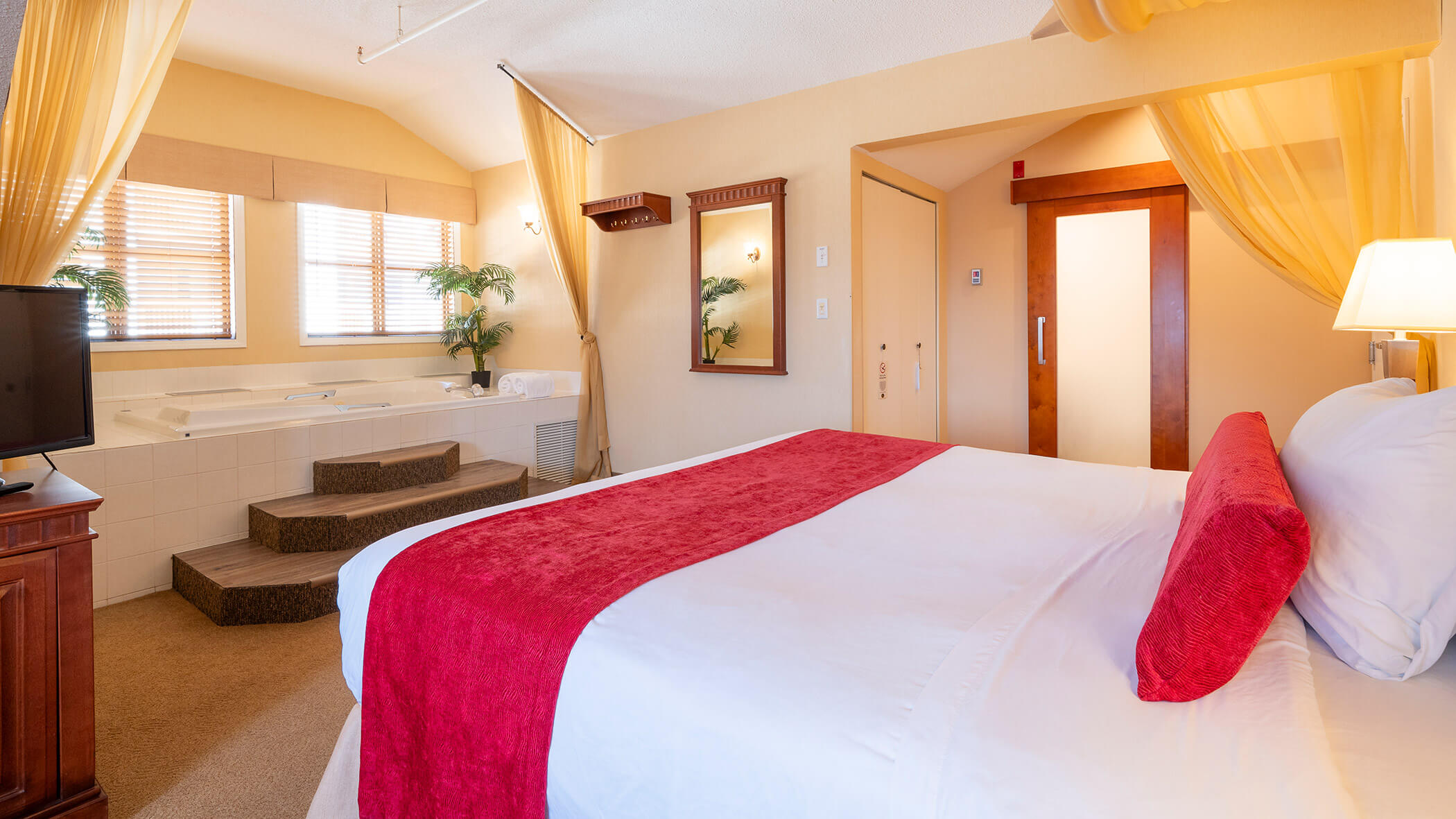 King Deluxe Room with Jetted Tub